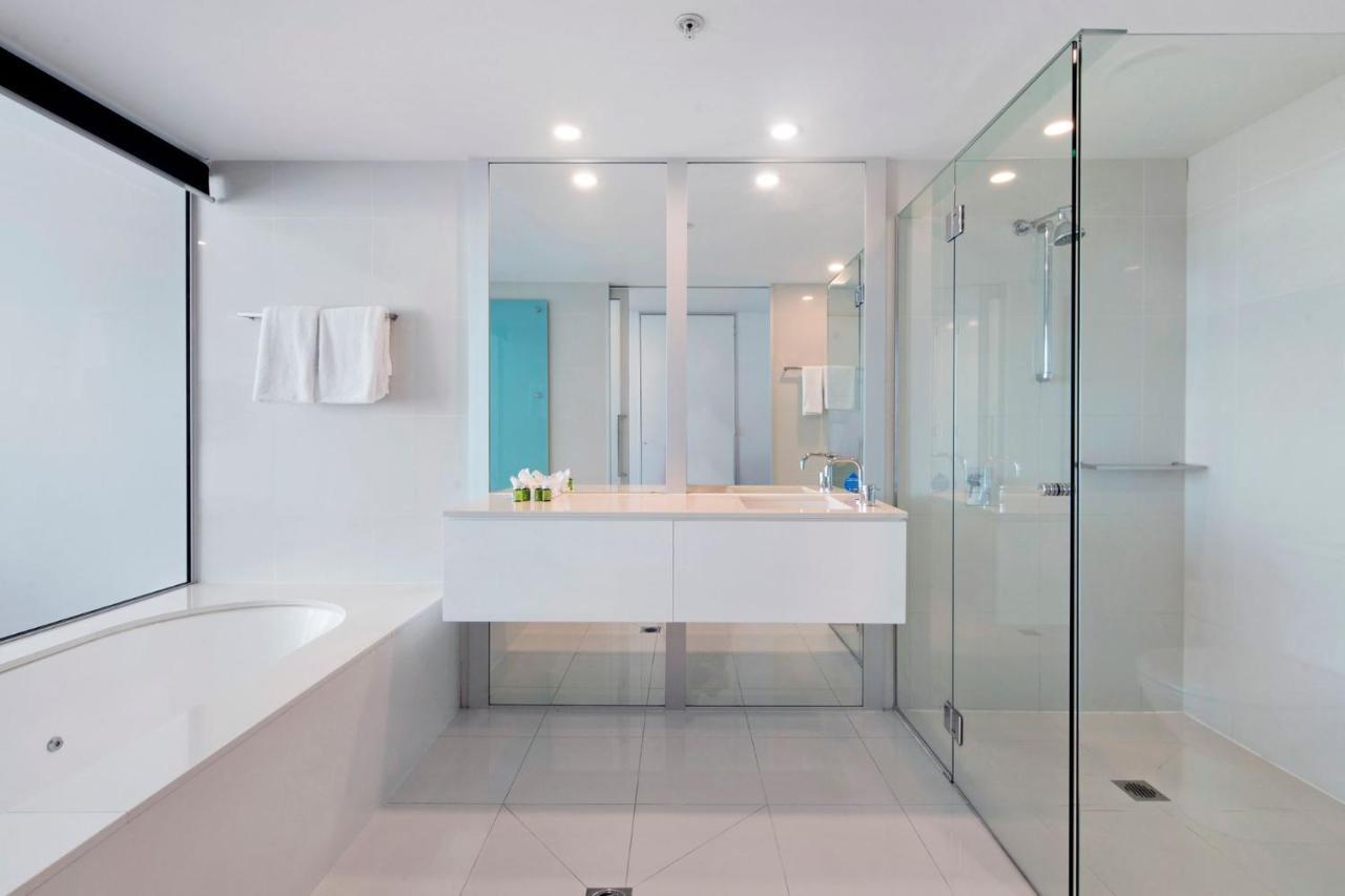 Stunning 2 Bedroom Ocean Views - Coasthm *